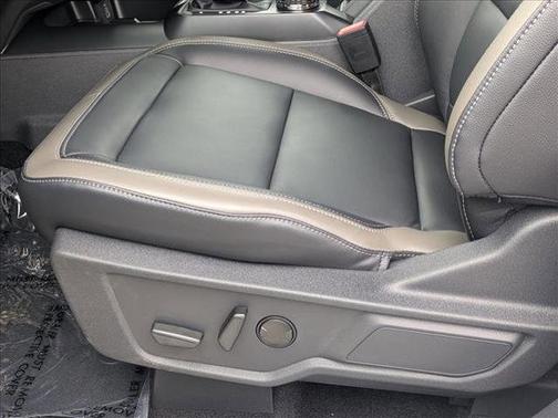 Oxford White 2026 Ford Bronco Outer Banks