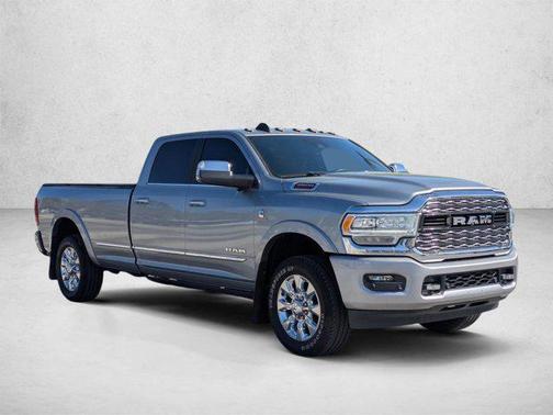 Billet Silver Metallic Clearcoat 2019 RAM 3500 Limited Crew Cab 4x4 8' Box