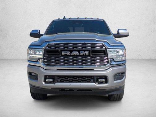 Billet Silver Metallic Clearcoat 2019 RAM 3500 Limited Crew Cab 4x4 8' Box