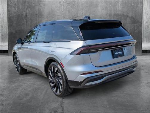 2025 Lincoln Nautilus Reserve