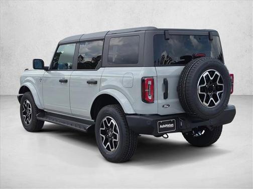 Avalanche Gray 2026 Ford Bronco Outer Banks