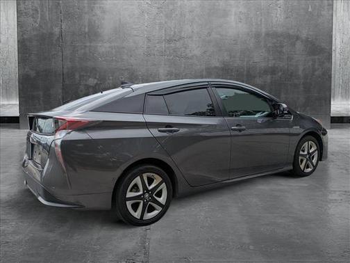 2018 Toyota Prius Four Touring