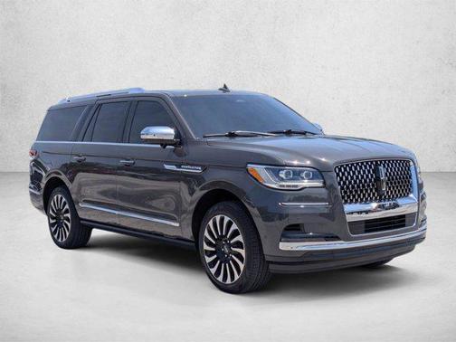 Chroma Caviar Dark Gray Metallic Clearcoat 2024 Lincoln Navigator Black Label