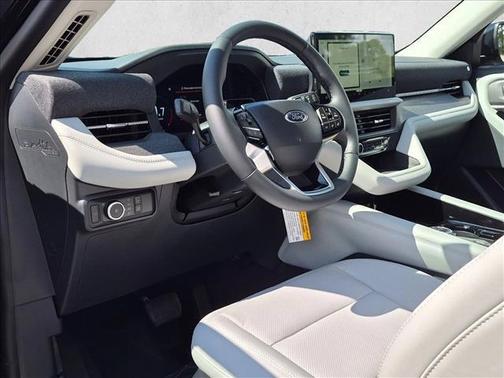 Agate Black Metallic 2026 Ford Explorer Platinum