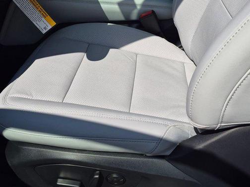 Agate Black Metallic 2026 Ford Explorer Platinum