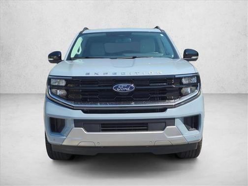 Glacier Gray Metallic Tri-Coat 2026 Ford Expedition Platinum