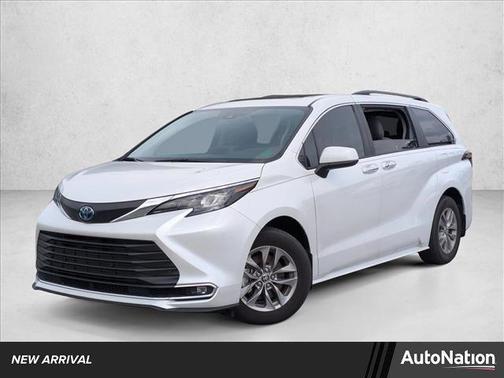 2024 Toyota Sienna XLE