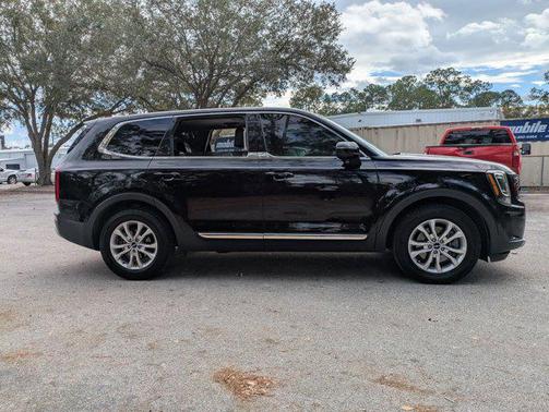 2022 Kia Telluride LX