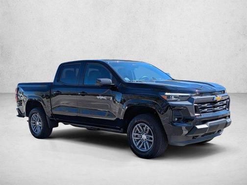 Black 2025 Chevrolet Colorado LT