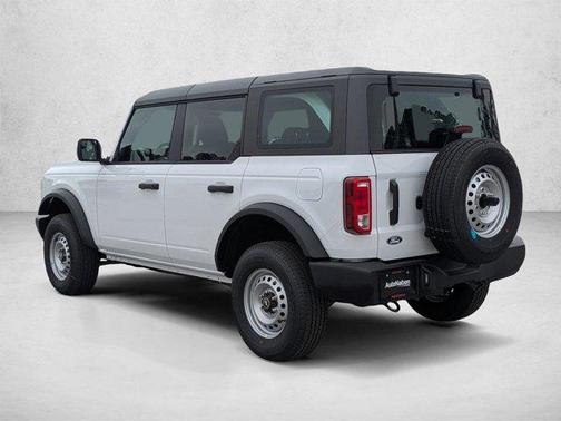 Oxford White 2026 Ford Bronco Base 4 Door 4x4