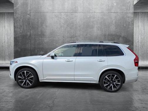 2019 Volvo XC90 T6 Momentum