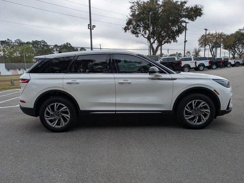 2024 Lincoln Corsair Premiere