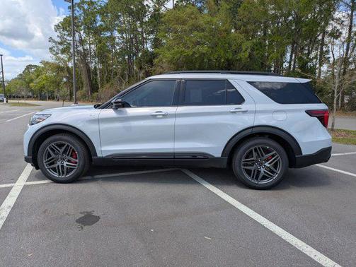 Space White Metallic 2026 Ford Explorer ST-Line