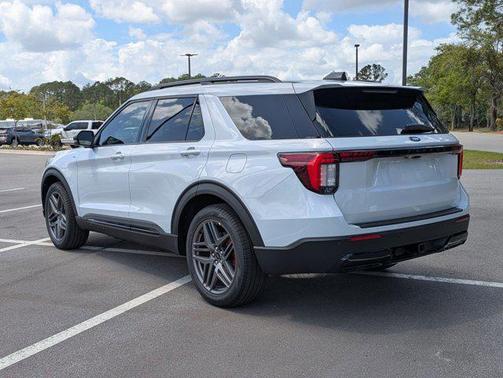 Space White Metallic 2026 Ford Explorer ST-Line