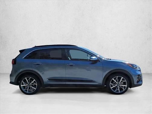 2022 Kia Niro Touring SE