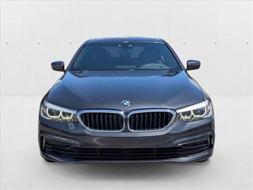 2019 BMW 540 540i