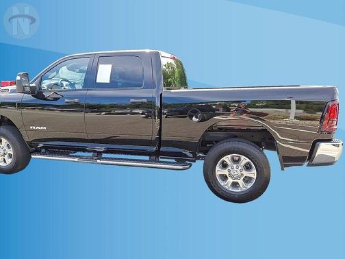 Diamond Black Crystal Pearlcoat 2025 RAM 2500 Big Horn Crew Cab 4x4 6'4' Box