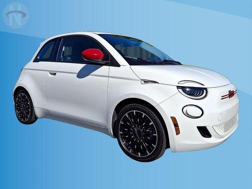 Glacier White 2024 FIAT 500e INSPI(RED) FWD