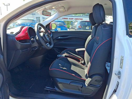 Glacier White 2024 FIAT 500e INSPI(RED) FWD