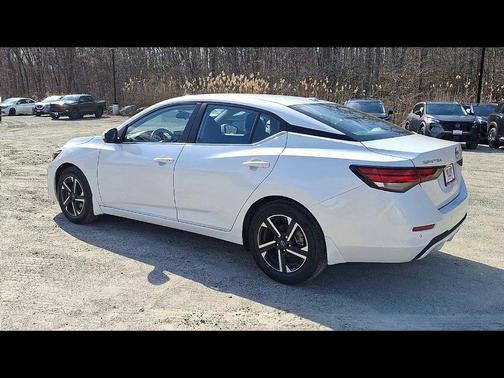 Aspen White Tricoat 2025 Nissan Sentra SV