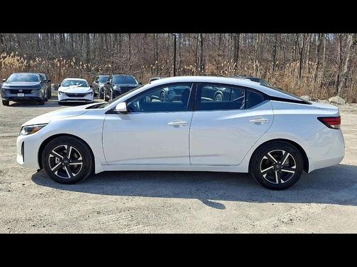 Aspen White Tricoat 2025 Nissan Sentra SV
