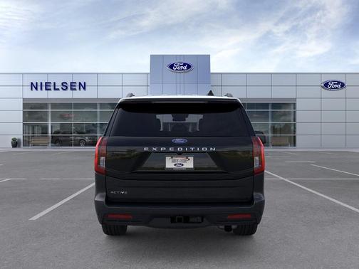 AGATE BLACK METALLIC 2026 Ford Expedition Active