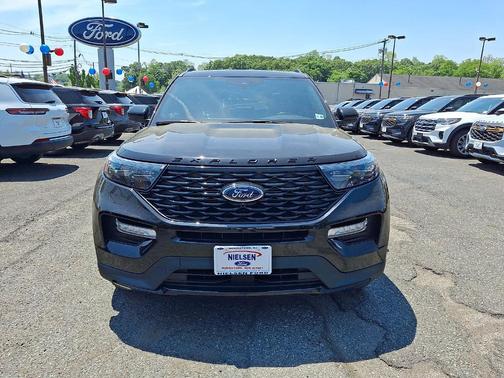 AGATE BLACK METALLIC 2023 Ford Explorer ST-Line