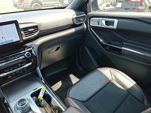 AGATE BLACK METALLIC 2023 Ford Explorer ST-Line