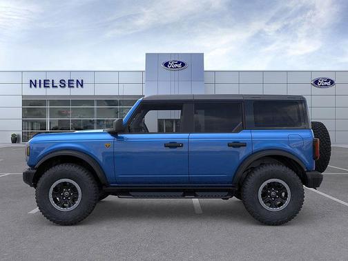 VELOCITY BLUE METALLIC 2026 Ford Bronco Badlands