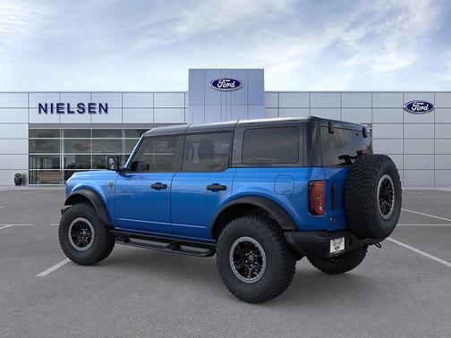 VELOCITY BLUE METALLIC 2026 Ford Bronco Badlands