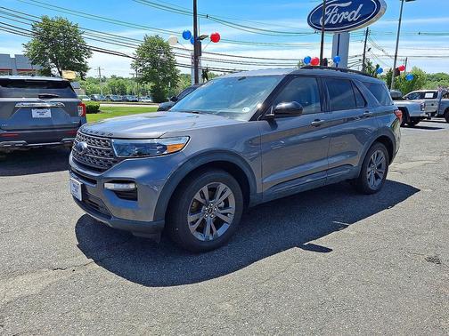 CARBONIZED GRAY METALLIC 2023 Ford Explorer XLT