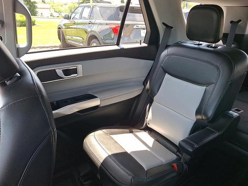 CARBONIZED GRAY METALLIC 2023 Ford Explorer XLT