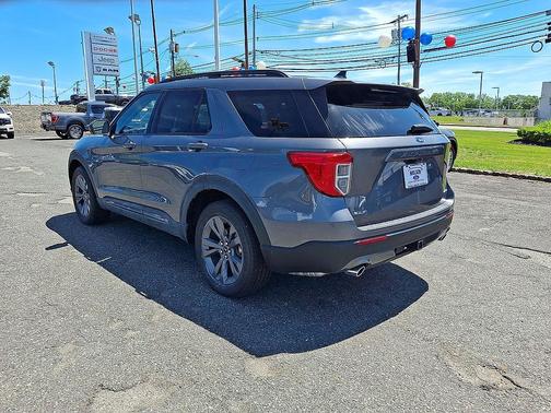 CARBONIZED GRAY METALLIC 2023 Ford Explorer XLT