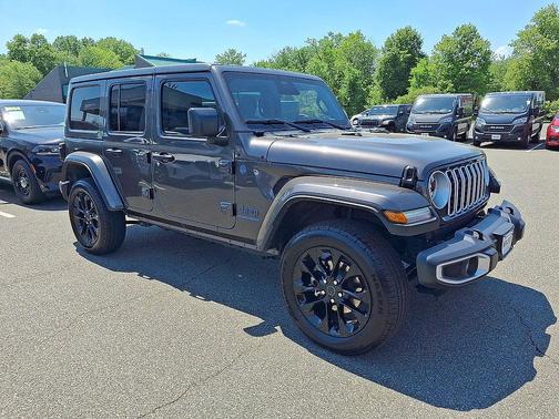 Granite Crystal Metallic Clearcoat 2025 Jeep Wrangler 4xe Sahara