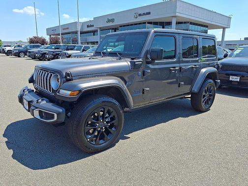 Granite Crystal Metallic Clearcoat 2025 Jeep Wrangler 4xe Sahara