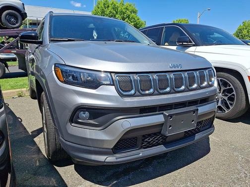 Billet Silver Metallic Clearcoat 2022 Jeep Compass Latitude
