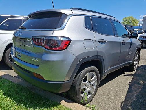 Billet Silver Metallic Clearcoat 2022 Jeep Compass Latitude