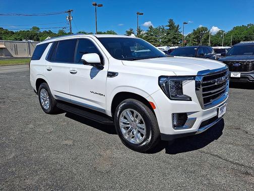 White Frost Tricoat 2021 GMC Yukon SLT
