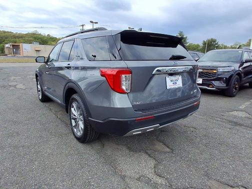 CARBONIZED GRAY METALLIC 2022 Ford Explorer XLT