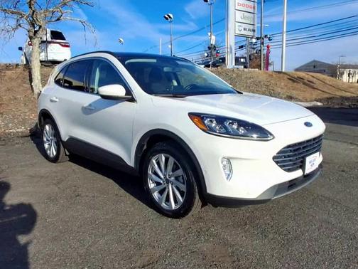 2022 Ford Escape Titanium
