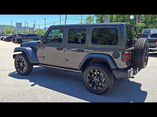 Granite Crystal Metallic Clearcoat 2025 Jeep Wrangler 4xe Sahara