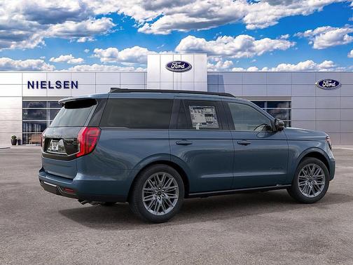 Nocturnal Blue Metallic 2027 Ford Expedition Platinum