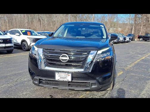 Super Black 2025 Nissan Pathfinder S 4WD