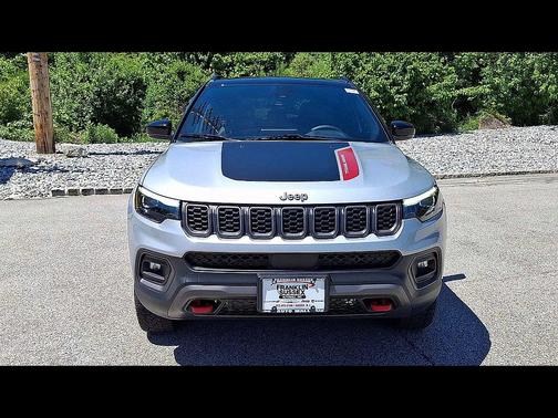 Silver Zynith Metallic Clearcoat 2024 Jeep Compass Trailhawk