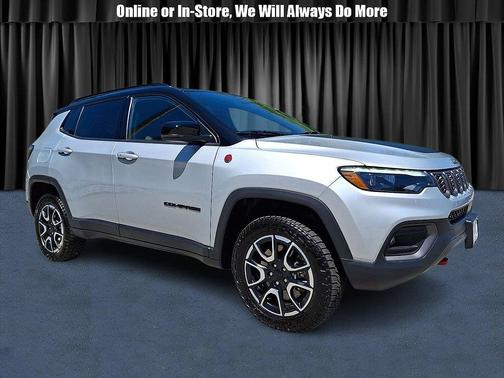 Silver Zynith Metallic Clearcoat 2024 Jeep Compass Trailhawk