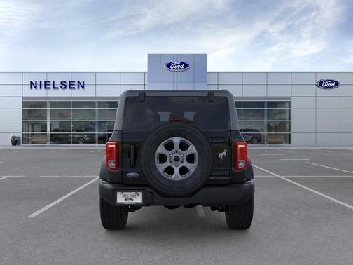 SHADOW BLACK 2026 Ford Bronco Big Bend