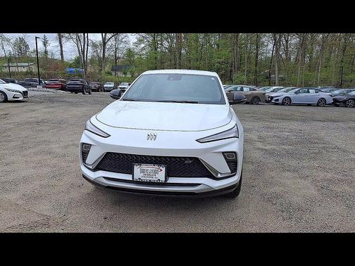 Summit White 2025 Buick Envista Sport Touring FWD