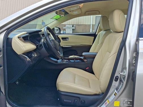 Creme Brulee Mica 2016 Toyota Avalon XLE