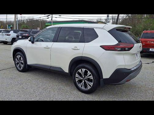 Pearl White Tricoat 2023 Nissan Rogue SV