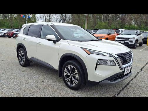Pearl White Tricoat 2023 Nissan Rogue SV